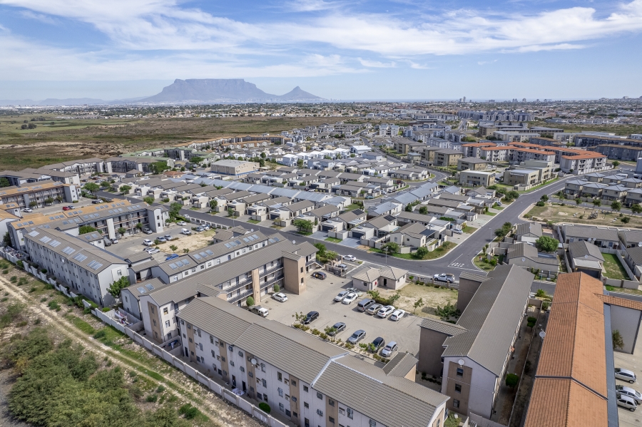 2 Bedroom Property for Sale in Parklands Western Cape